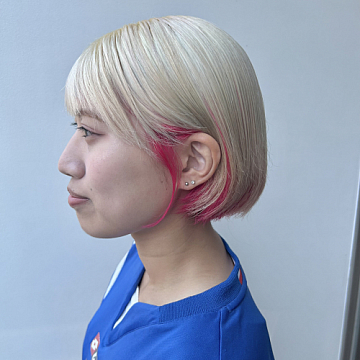 ホワイト×ビビットピンク Sign honey 南区宇品美容室 サインハニー