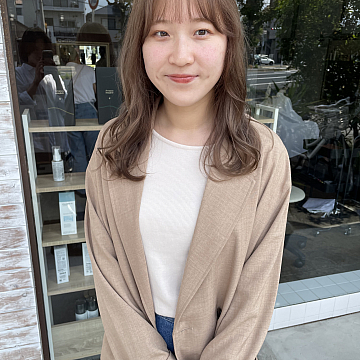 ミルクティーベージュ